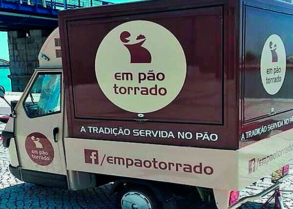EM PÃO TORRADO